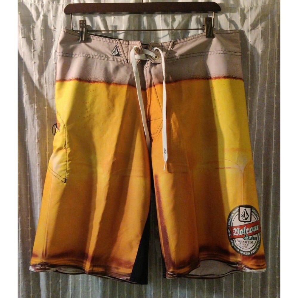 Volcom boardshorts size 32 beer design
